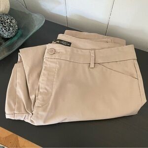 $10 SALE LEE Relaxed Fit Straight Leg MidRise Khaki Pant Slack Sz16 Short Casual
